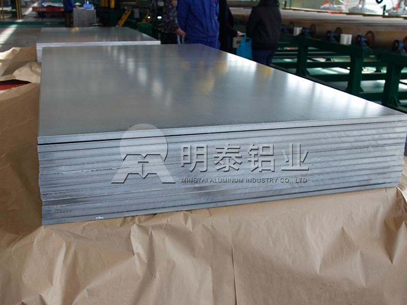 新能源客車車體蒙皮用5052鋁板一噸多少錢？